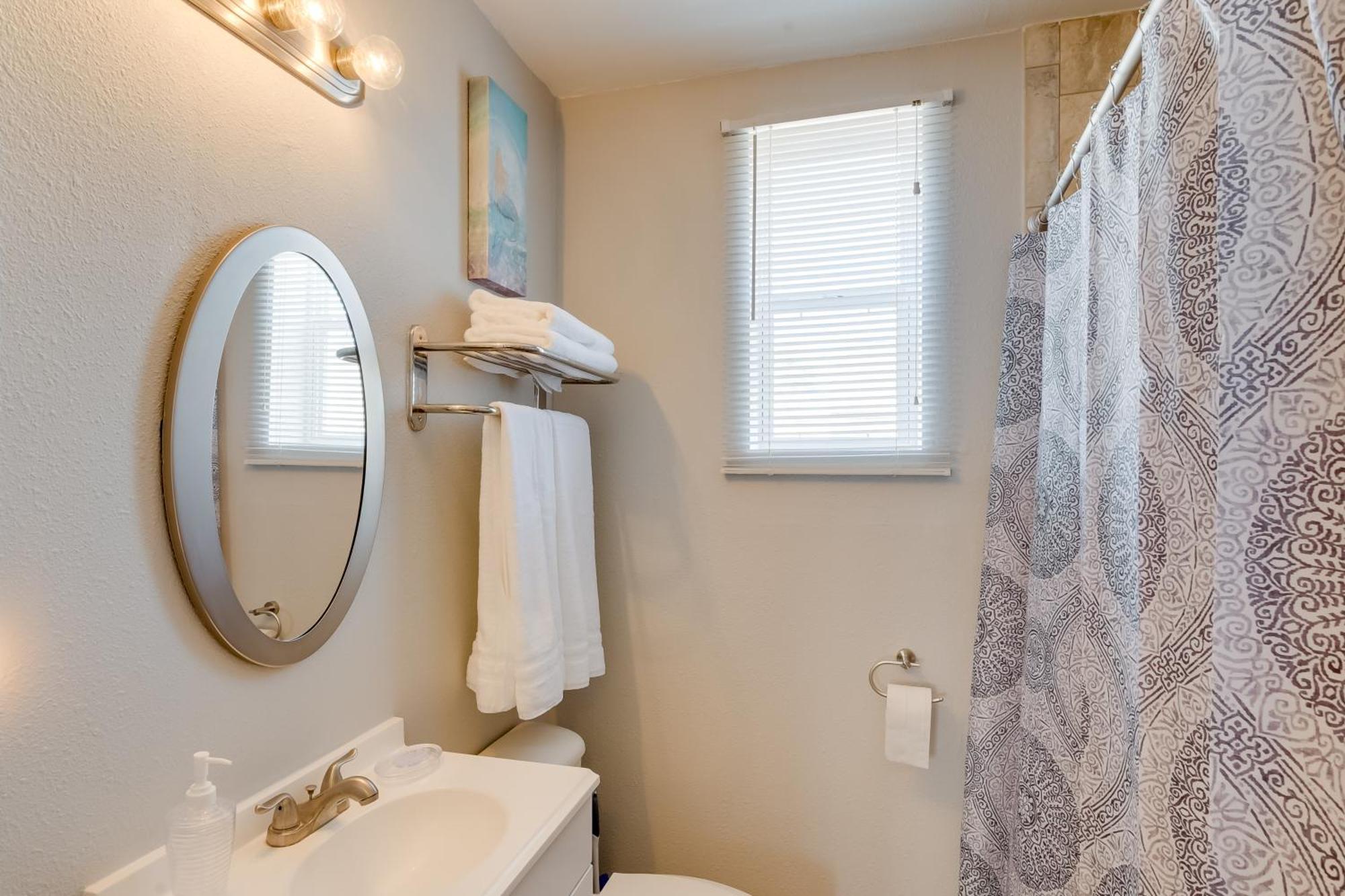 Beautiful Galveston Apt With Deck Less Than 3 Mi To Dtwn! Екстер'єр фото